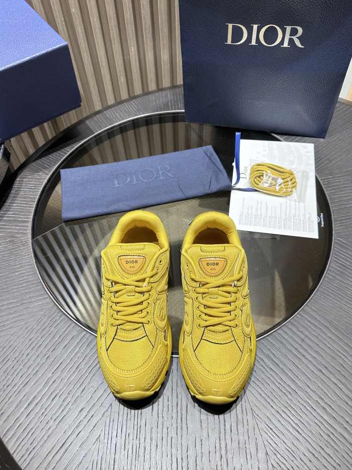DR B30 Sneakers