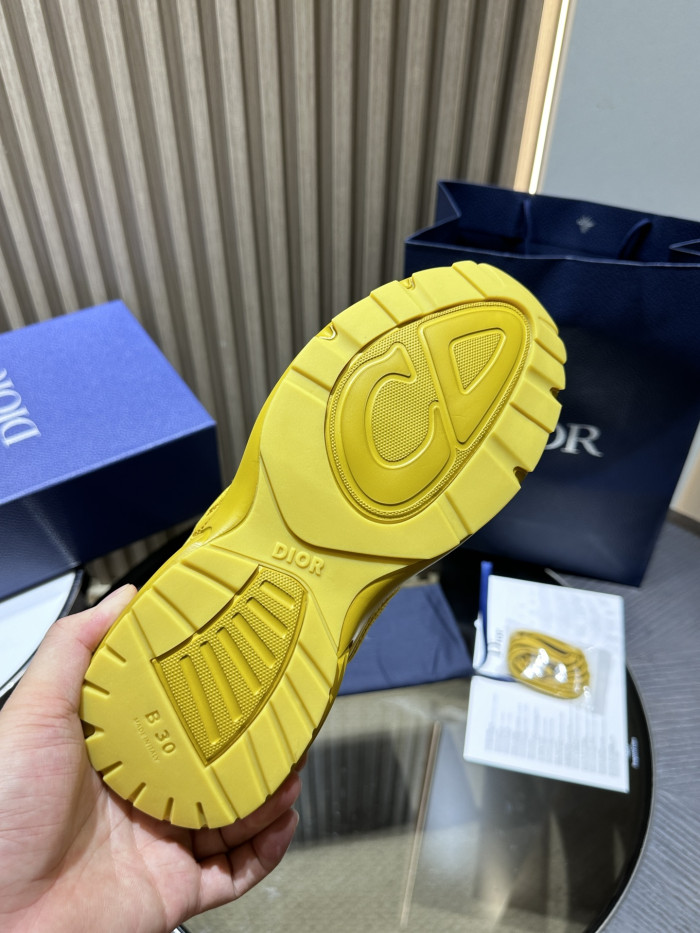 DR B30 Sneakers