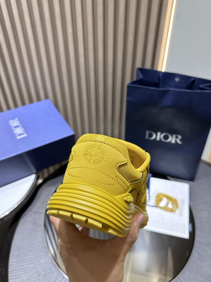 DR B30 Sneakers